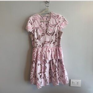 Chic Pink Lace Dress with Short Sleeves